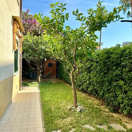 Apartamento Hostdomus - Casetta Bouganville *